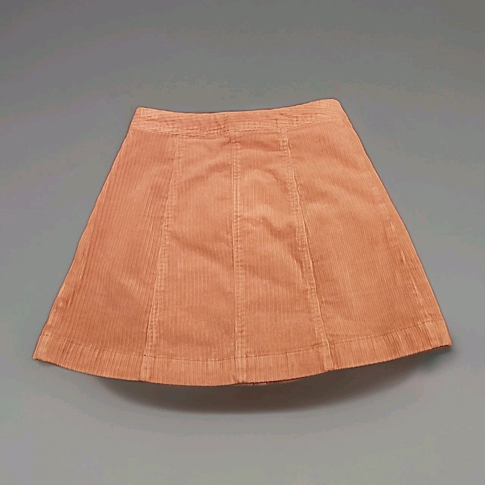 Divided H & M Women’s Rose Pink Corduroy Mini Skirt/W Buttons On Front SZ 4 NEW - Picture 2 of 5